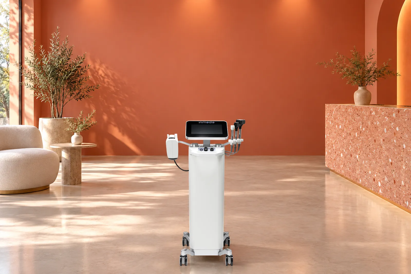 Equipo InMode ante una pared coral